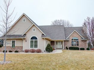 W144N9830 Sun Valley Trl, Germantown, WI 53022