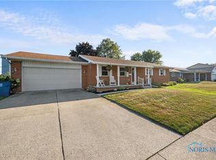 2864 Luverne Ave, Oregon, OH 43616