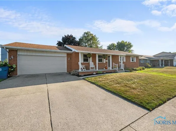 2864 Luverne Ave, Oregon, OH 43616