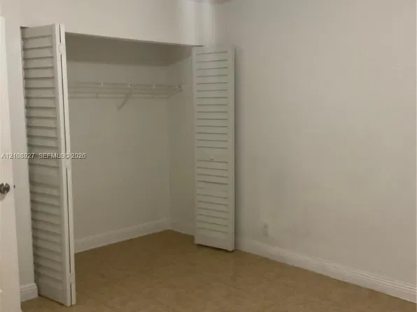 110 SE 2nd St APT 110, Hallandale, FL 33009