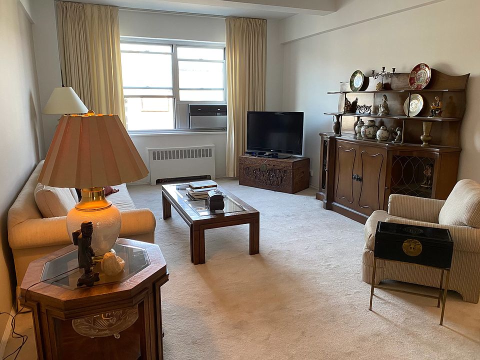 1st image of 550 Grand St APT J7e