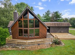 7734 Seasons Rd, Kent, OH 44240