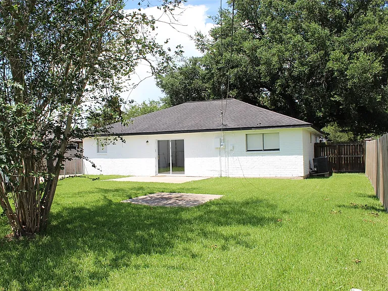 210 Brigadoon Ln — Photo 27