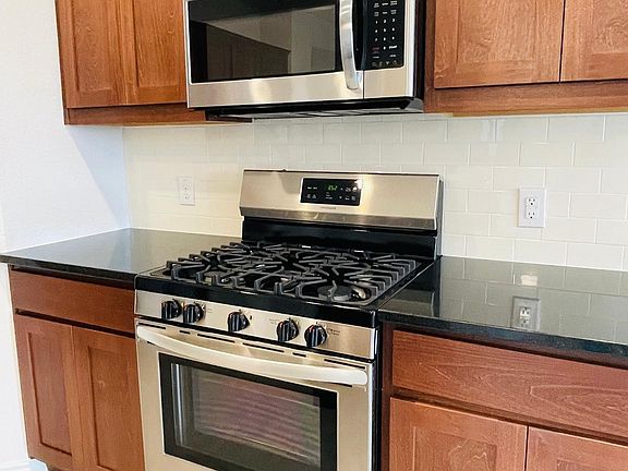 4th image of 2908 Heath St #A