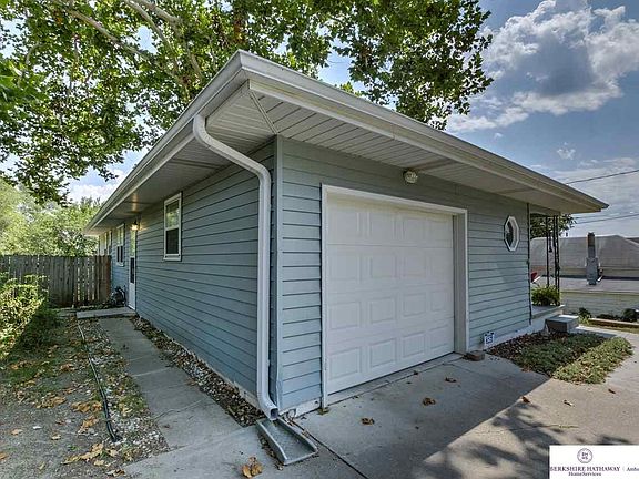 2nd image of 605 S 6th St
