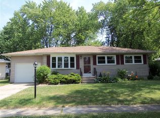 852 W 70th Ave, Merrillville, IN 46410
