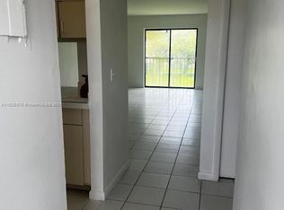 Rozland, Miami, FL 33193