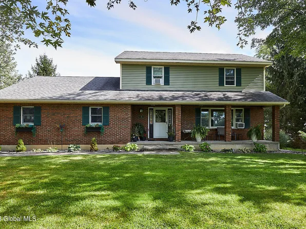 5 Roberts Road, Waterford, NY 12188