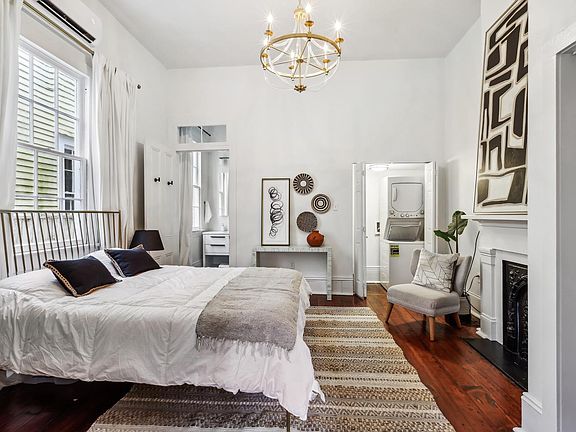 5th image of 2907 Prytania St #101