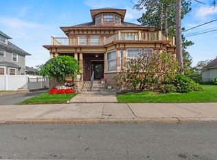 1353 Robeson St, Fall River, MA 02720