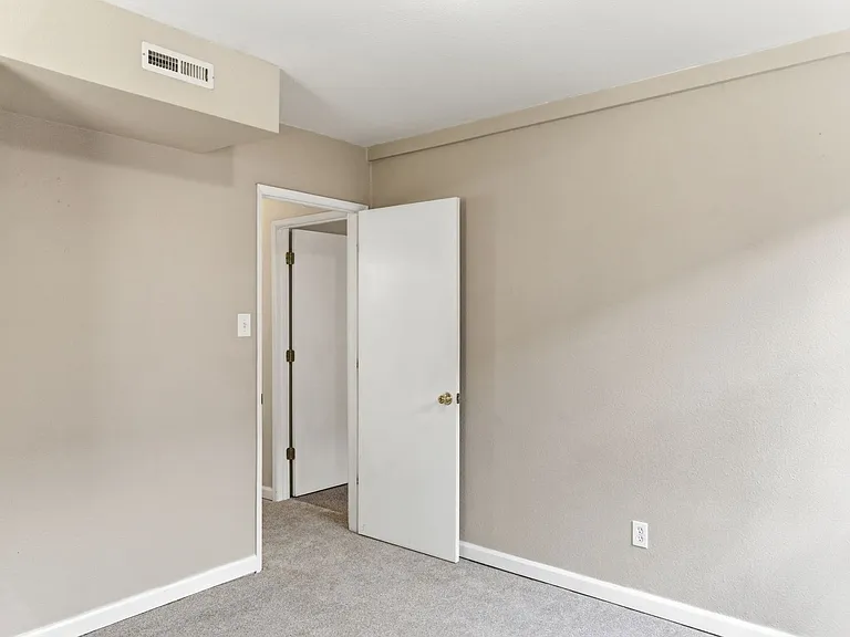 429 S Miller St — Photo 21