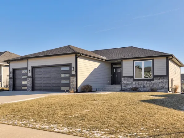 1112 NE 22nd St, Grimes, IA 50111