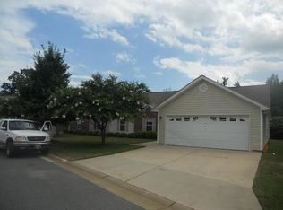622 Huntingdon St, Elon, NC 27244