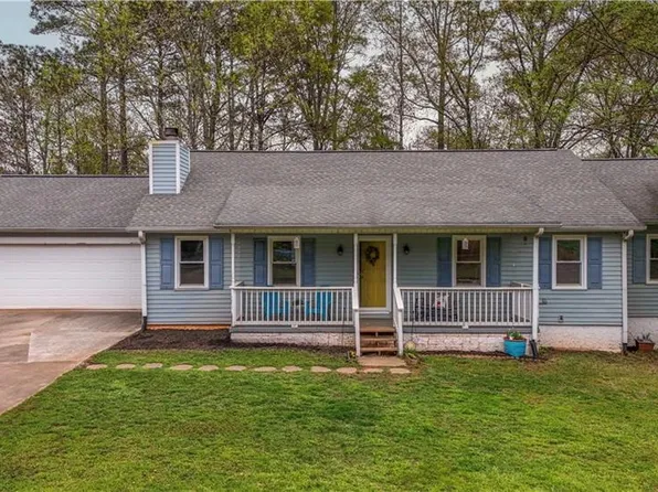 1074 Whooping Creek Rd, Carrollton, GA 30116