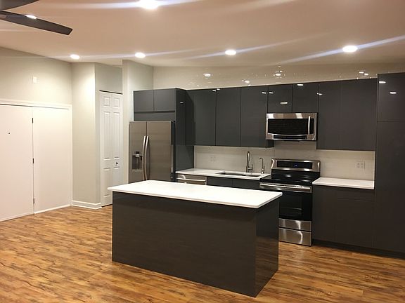 5th image of 5500 Hillcrest Ln APT 3M