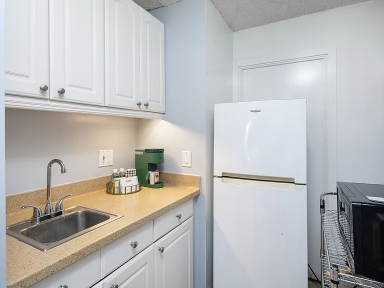 2464 Prince Edward St #501 — Photo 7