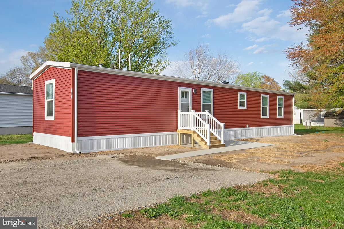 Building Photo - 161 Carnation Dr #76