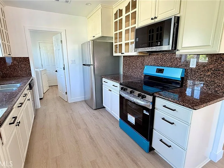 17438 Horace St — Photo 4