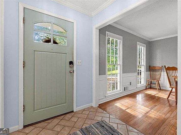 3rd image of 100 Shane Way SE