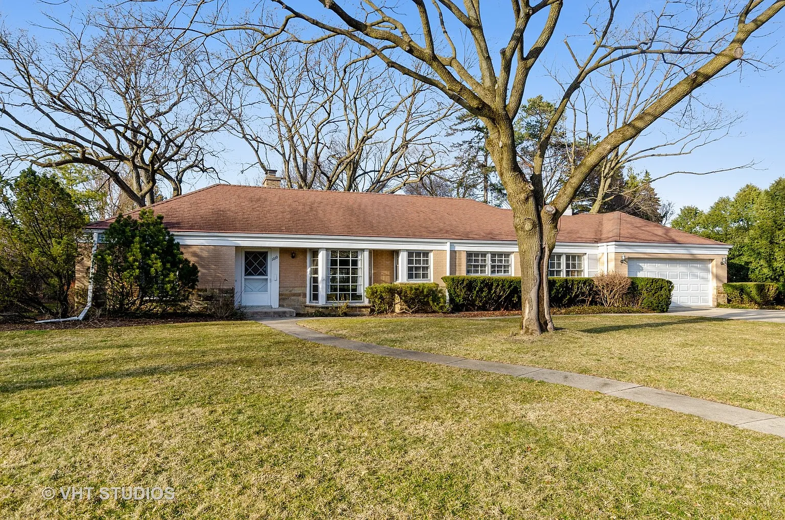 1010 Forestview Ln photo 1