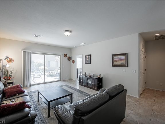3rd image of 3304 Hackney Horse Ct