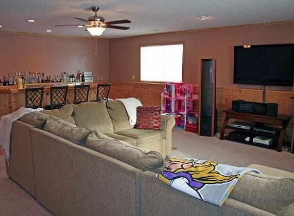 5th image of 3335 Bluebell Ave N