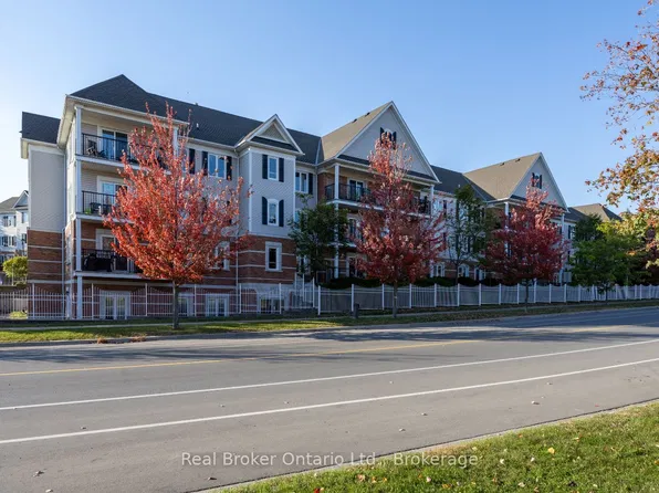 106 Aspen Springs Dr #108, Clarington, ON L1C 5N7