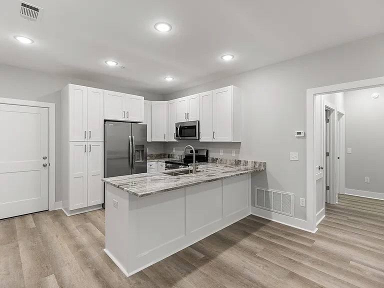 305 Okaloosa Ave — Photo 11