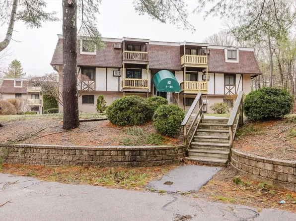 16 Erick Rd APT 4, Mansfield, MA 02048