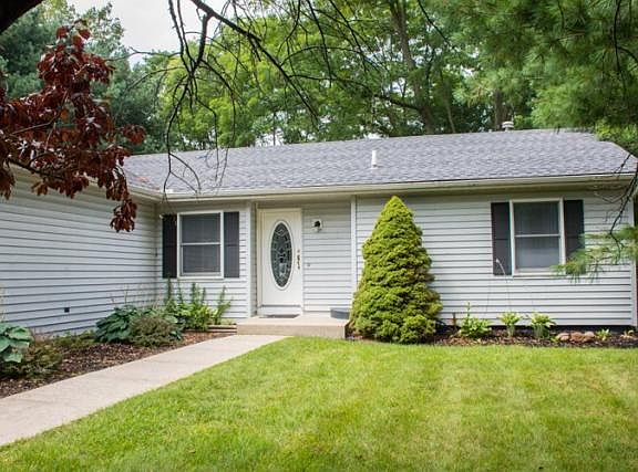 2nd image of 57247 Horseshoe Ct