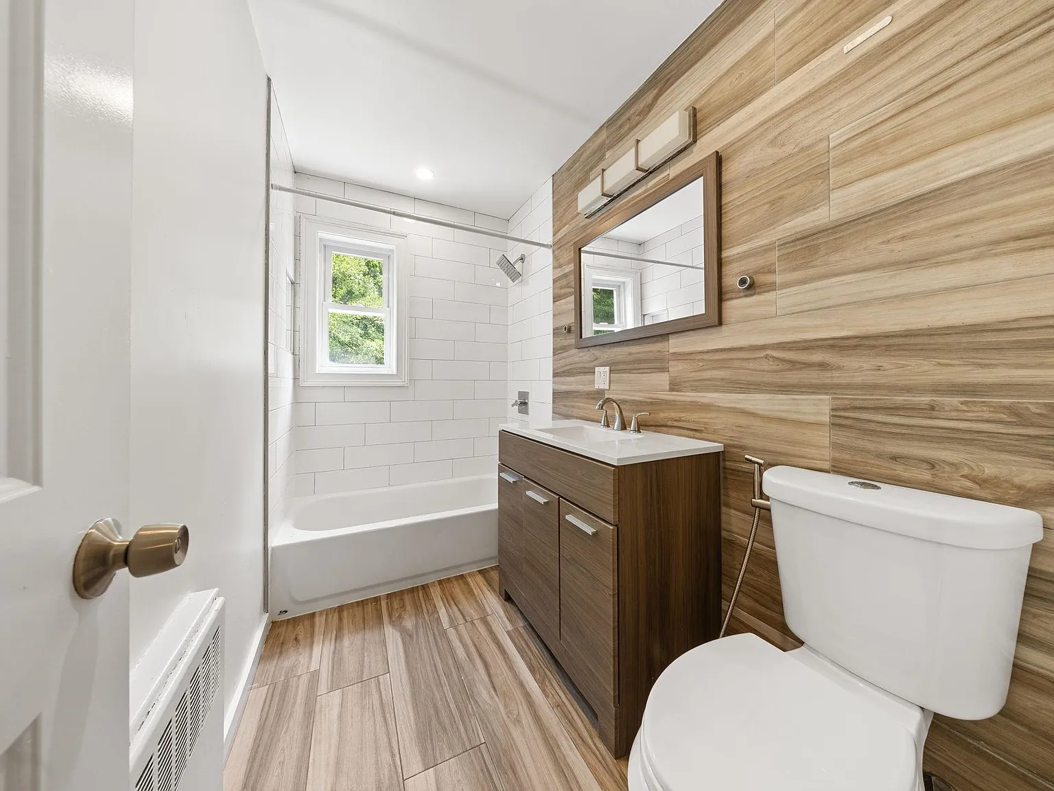 3 bed, 1.5 bath, $3,000 — Photo 4