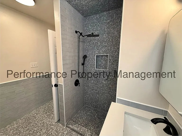2401 Kayoming Way — Photo 13