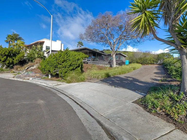 766 Marsolan Ave — Photo 31