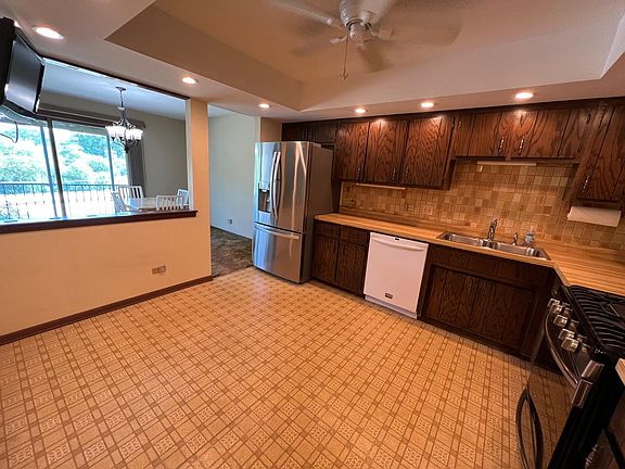 5th image of 15713 Brassie Ct APT 2S