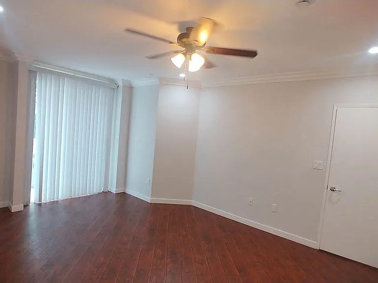 Almeria Townhomes — Photo 95