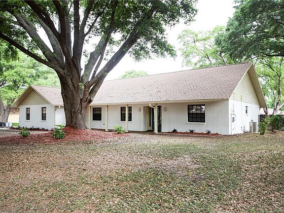 4th image of 4102 Brooke Dr