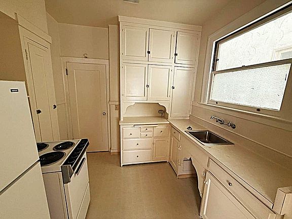 5th image of 2533 Durant Ave #5