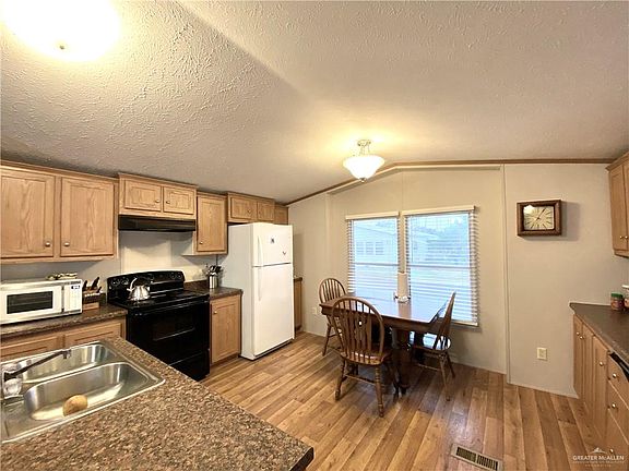 2nd image of 4804 Camellia Ave
