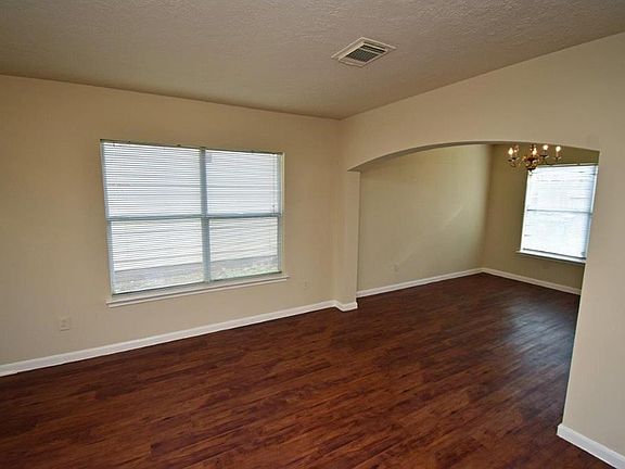 3rd image of 3807 Gardenia Bend Dr