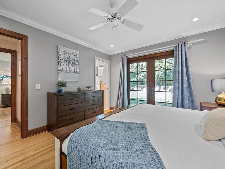 1542 Monmouth Dr — Photo 26