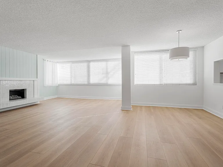 930 3rd St #107 — Photo 2