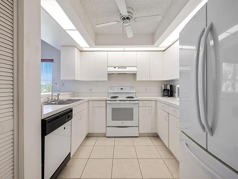841 Waterside Dr #206 — Photo 12