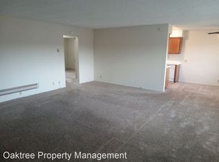 560 W Gonzales Rd APT 21, Oxnard, CA 93036