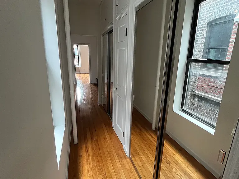 321 E 93rd St #5E — Photo 4