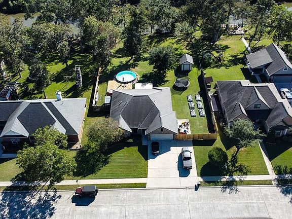 4th image of 311 Williamsburg Avenue