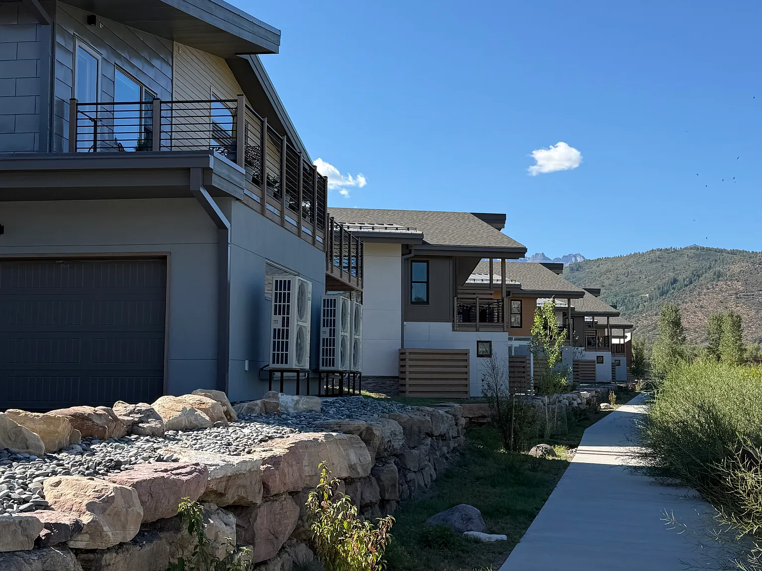 1 bed, 829 sqft, $1,800 — Photo 3