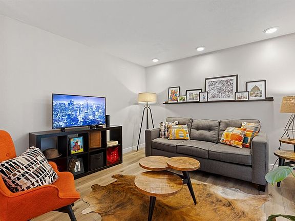 2nd image of 5014 Les Chateaux Dr