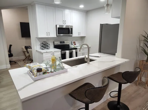 1 Bedroom + Den Plan, Placita Escondida Luxury Condos