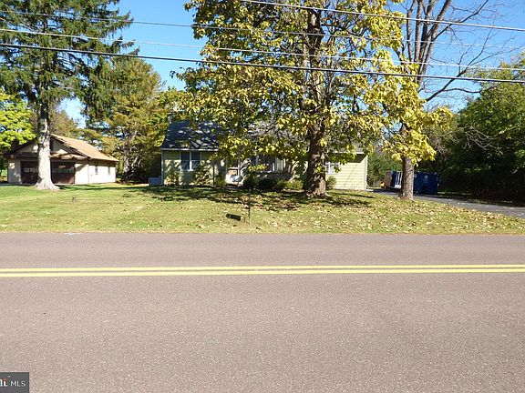 3rd image of 725 Garfield Ave