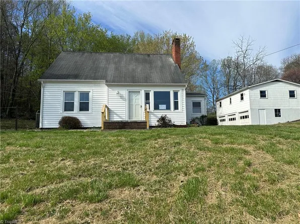 3716 Statesville Rd, North Wilkesboro, NC 28659